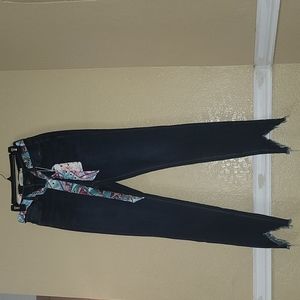 Ellx Super Stylizd Distressed Hem Jean w/adorable satin belt NEW WITH TAG Size 5